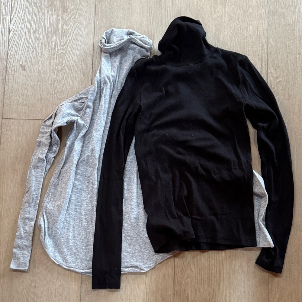 Women’s Black Ribbed Cotton Everlane turtleneck and Gray Gap Turtleneck Sweaters